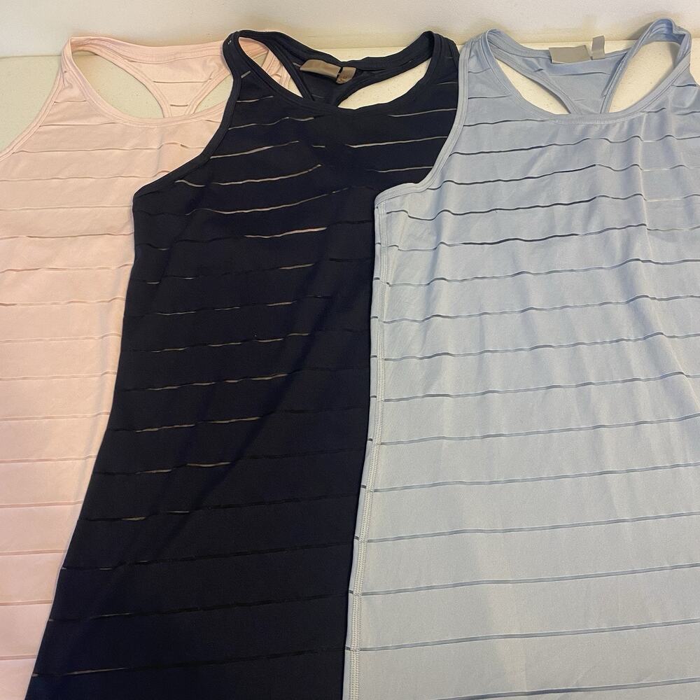 Women's XL Athleta Sleeveless Tank Tops Running Activewear Workout Gym Lot Of 3 - Picture 2 of 11